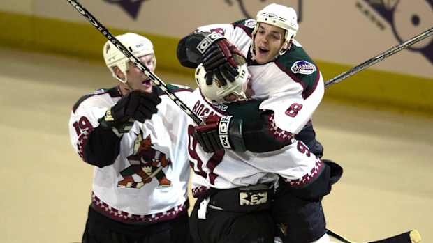 Coyotes_throwback_NHL_960.jpg
